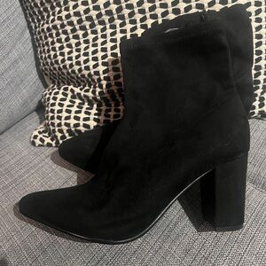 Brand New Addition Elle Black Heeled Boots (9WW)